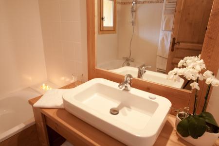 Rent in ski resort Chalet la Dame Blanche - Les Menuires - Bathroom
