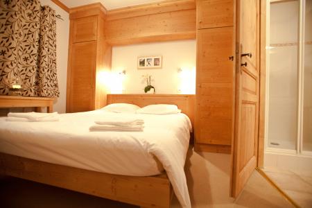 Rent in ski resort Chalet la Dame Blanche - Les Menuires - Bedroom