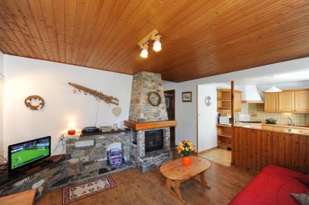 Rent in ski resort 3 room apartment 4-6 people - Chalet le Chamois - Les Menuires - Living room