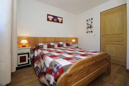 Rent in ski resort 3 room apartment 6 people (2) - Chalet le Cristal - Les Menuires - Double bed