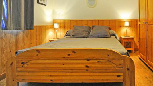 Rent in ski resort 6 room duplex apartment 13 people (1) - Chalet le Cristal - Les Menuires - Bedroom