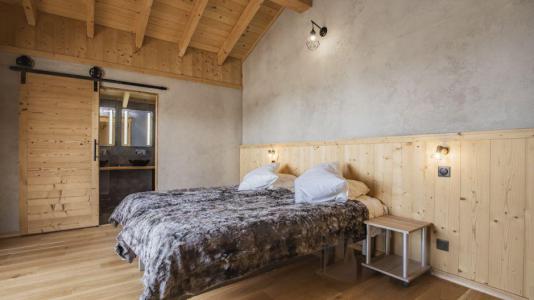 Rent in ski resort Chalet Matangie - Les Menuires - Bedroom