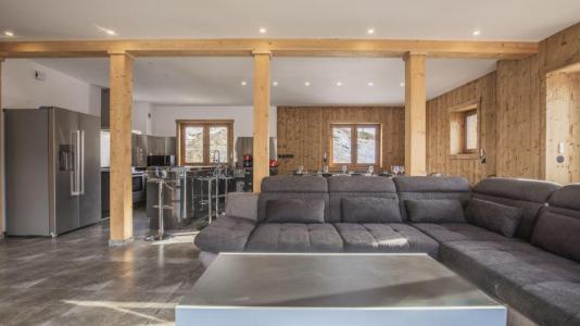 Rent in ski resort Chalet Matangie - Les Menuires - Bench seat
