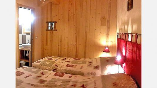 Rent in ski resort Chalet Mil'Ans - Les Menuires - Bedroom