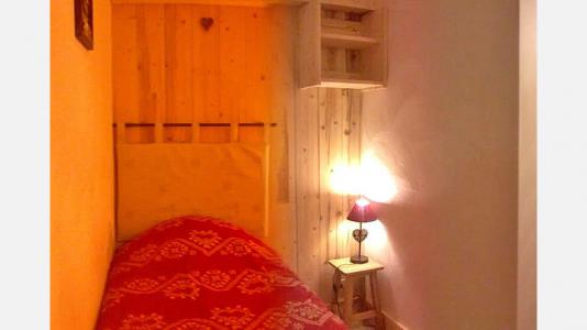 Rent in ski resort Chalet Mil'Ans - Les Menuires - Bedroom