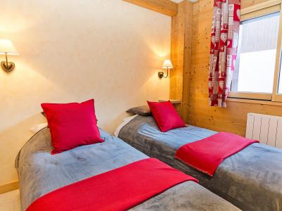 Rent in ski resort Chalet Ski Royal - Les Menuires - Bedroom