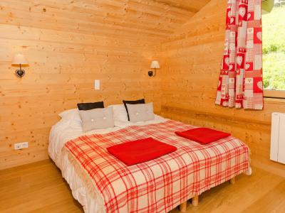 Rent in ski resort Chalet Ski Royal - Les Menuires - Bedroom