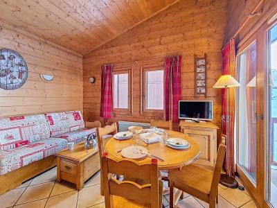 Rent in ski resort 2 room apartment 4 people (V23) - Hameau des Airelles - Les Menuires - Living room