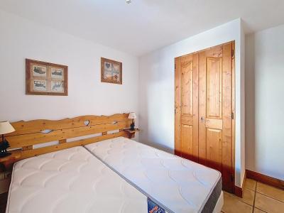 Rent in ski resort 3 room apartment 6 people (12) - Hameau des Airelles - Les Menuires - Bedroom