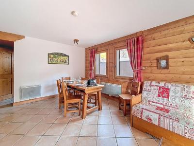 Rent in ski resort 3 room apartment 6 people (B18) - Hameau des Airelles - Les Menuires - Living room