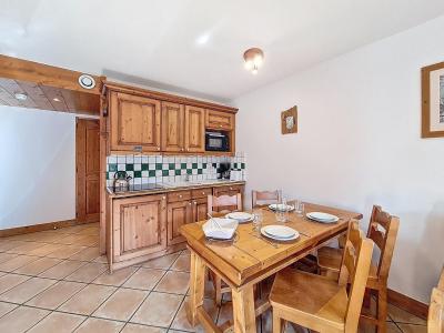 Wynajem na narty Apartament 3 pokojowy 6 osób (E1) - Hameau des Airelles - Les Menuires - Pokój gościnny