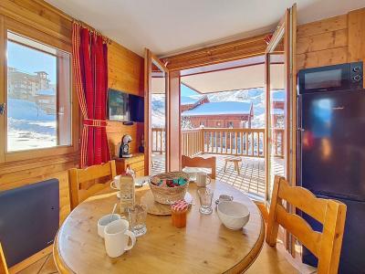 Ski verhuur Appartement 2 kamers 4 personen (V11) - Hameau des Airelles - Les Menuires - Woonkamer