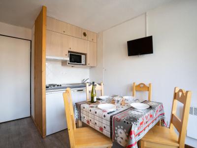 Rent in ski resort 2 room apartment 4 people (1) - L'Argousier - Les Menuires - Apartment