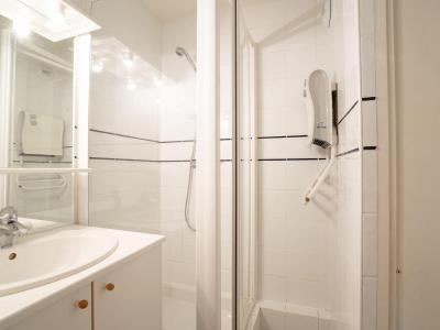 Location au ski Appartement 2 pièces 4 personnes (1) - L'Argousier - Les Menuires - Salle de douche