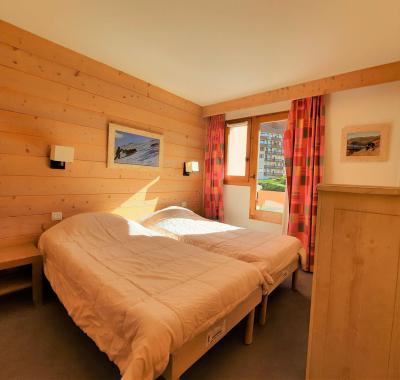 Rent in ski resort 2 room apartment 4 people (202) - La Résidence Aconit - Les Menuires - Bedroom