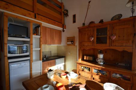 Rent in ski resort 2 room duplex apartment 4 people (C12) - La Résidence Asters - Les Menuires - Living room