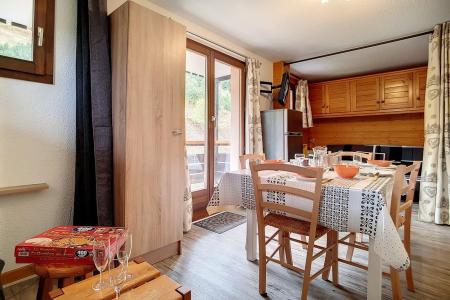 Rent in ski resort 2 room apartment sleeping corner 4 people (624) - La Résidence Astragale - Les Menuires - Living room