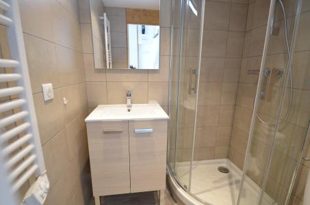 Rent in ski resort Studio 3 people (910) - La Résidence Caron - Les Menuires - Shower room