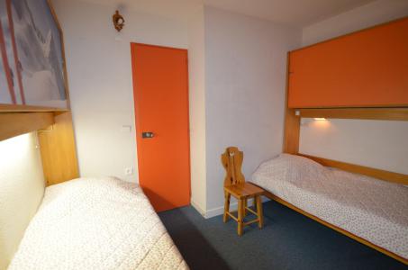 Rent in ski resort 2 room apartment 4 people (223) - La Résidence Chavière - Les Menuires - Bedroom