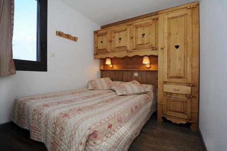 Rent in ski resort 2 room apartment sleeping corner 5 people (07) - La Résidence l'Armoise - Les Menuires - Bedroom