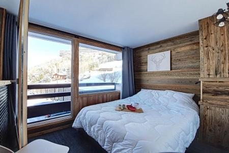 Rent in ski resort 2 room apartment cabin 6 people (125) - La Résidence la Chavière - Les Menuires - Bedroom