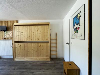 Rent in ski resort Studio 4 people (109) - La Résidence Lac du Lou - Les Menuires - Living room