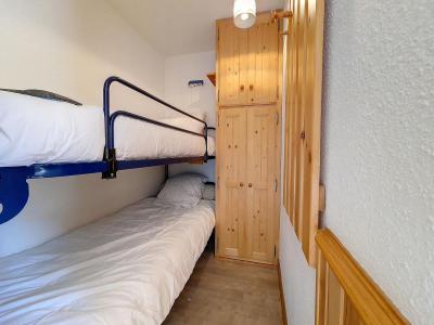 Rent in ski resort Studio cabin 4 people (321) - La Résidence le Sarvan - Les Menuires - Bedroom