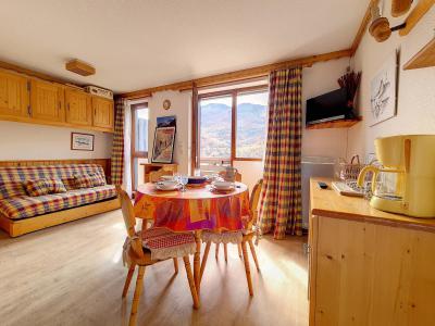 Rent in ski resort Studio cabin 4 people (321) - La Résidence le Sarvan - Les Menuires - Living room