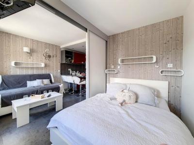 Rent in ski resort 2 room apartment sleeping corner 4 people (506) - La Résidence le Villaret - Les Menuires - Bedroom
