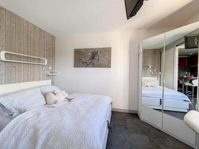 Rent in ski resort 2 room apartment sleeping corner 4 people (506) - La Résidence le Villaret - Les Menuires - Bedroom
