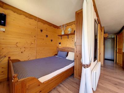 Rent in ski resort Studio cabin 4 people (405) - La Résidence le Villaret - Les Menuires - Bedroom