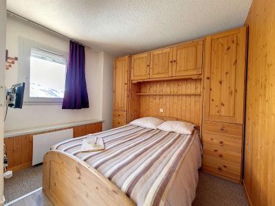 Rent in ski resort Studio cabin 4 people (426) - La Résidence le Villaret - Les Menuires - Bedroom