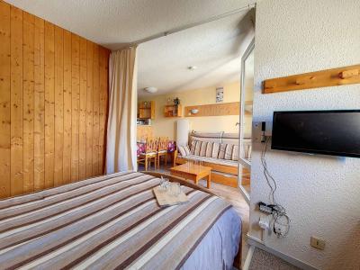 Rent in ski resort Studio cabin 4 people (426) - La Résidence le Villaret - Les Menuires - Bedroom