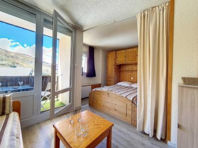 Rent in ski resort Studio cabin 4 people (426) - La Résidence le Villaret - Les Menuires - Living room
