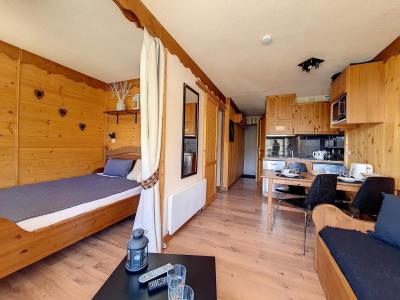 Location au ski Studio cabine 4 personnes (0405) - La Résidence le Villaret - Les Menuires - Séjour