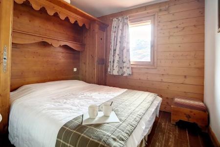 Rent in ski resort 3 room apartment 6 people (11) - La Résidence les Alpages de Reberty - Les Menuires - Bedroom