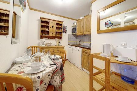 Rent in ski resort 2 room apartment cabin 4 people (0014) - La Résidence les Balcons d'Olympie - Les Menuires - Kitchen