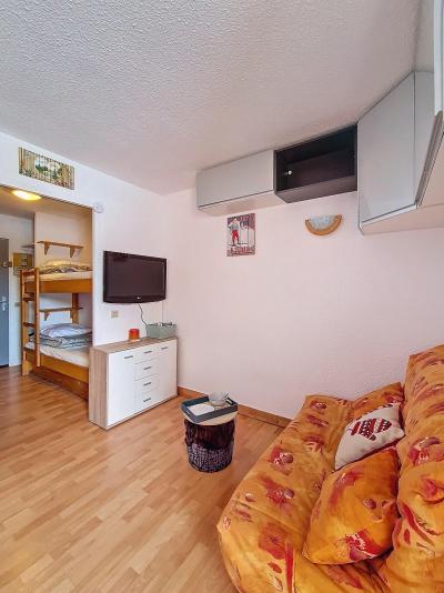 Rent in ski resort Studio sleeping corner 3 people (MN-CI0025) - La Résidence les Carlines - Les Menuires - Living room