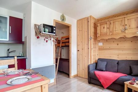 Rent in ski resort Studio sleeping corner 4 people (019) - La Résidence les Carlines - Les Menuires - Apartment