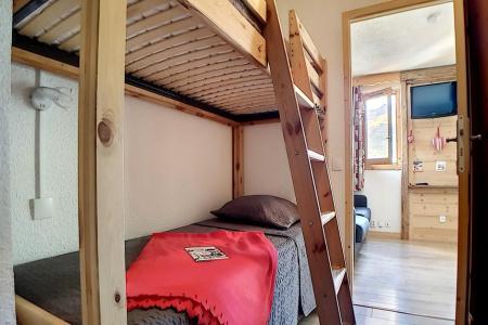 Rent in ski resort Studio sleeping corner 4 people (019) - La Résidence les Carlines - Les Menuires - Bedroom