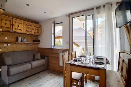 Rent in ski resort Studio 4 people (GT0R20) - La Résidence les Gentianes - Les Menuires - Living room