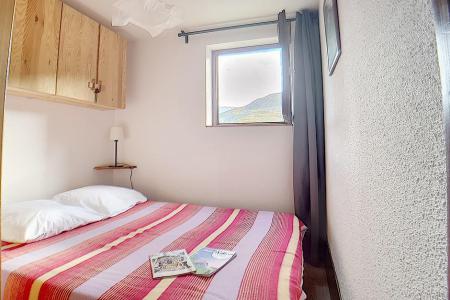 Rent in ski resort 2 room apartment 4 people (1211) - La Résidence Ski Soleil - Les Menuires - Bedroom