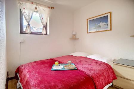 Rent in ski resort 2 room apartment cabin 4 people (SK2302) - La Résidence Ski Soleil - Les Menuires - Bedroom