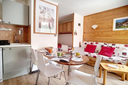Rent in ski resort 2 room apartment cabin 4 people (SK2302) - La Résidence Ski Soleil - Les Menuires - Living room