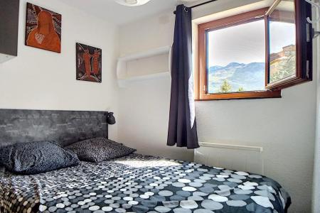 Rent in ski resort 2 room apartment sleeping corner 4 people (2408) - La Résidence Ski Soleil - Les Menuires - Living room