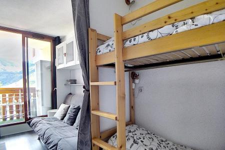 Rent in ski resort 2 room apartment sleeping corner 4 people (2408) - La Résidence Ski Soleil - Les Menuires - Living room