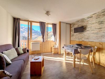 Rent in ski resort Studio 4 people (2709) - La Résidence Ski Soleil - Les Menuires - Living room