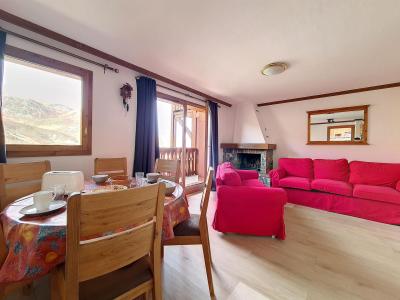 Rent in ski resort 4 room apartment 6 people (6) - Le Hameau de la Sapinière - Chalet Cembro - Les Menuires - Living room