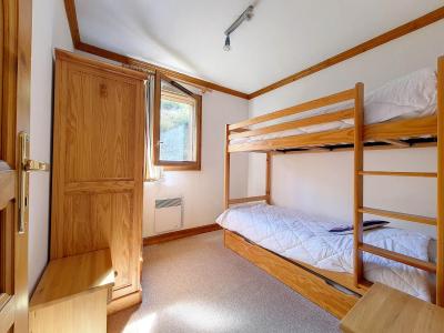 Location au ski Appartement 4 pièces 8 personnes (9) - Le Hameau de la Sapinière - Chalet Cembro - Les Menuires - Chambre