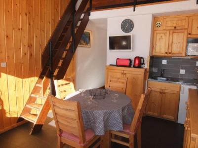 Ski verhuur Appartement 2 kamers 6 personen (1) - Les Asters - Les Menuires - Woonkamer